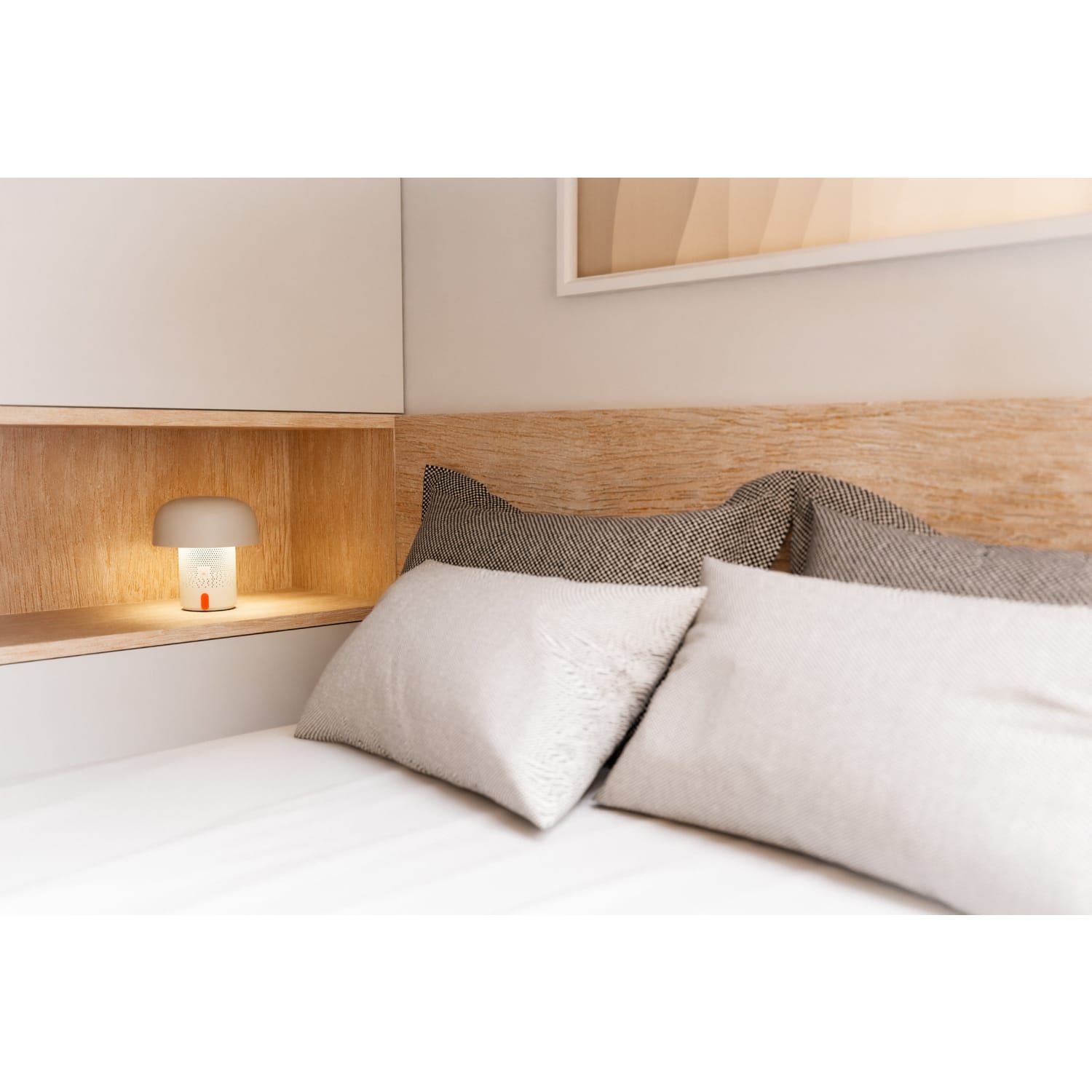 Kooduu Sensa Play Cordless Indoor/Outdoor JBL Speaker Lamp, White - Image 5