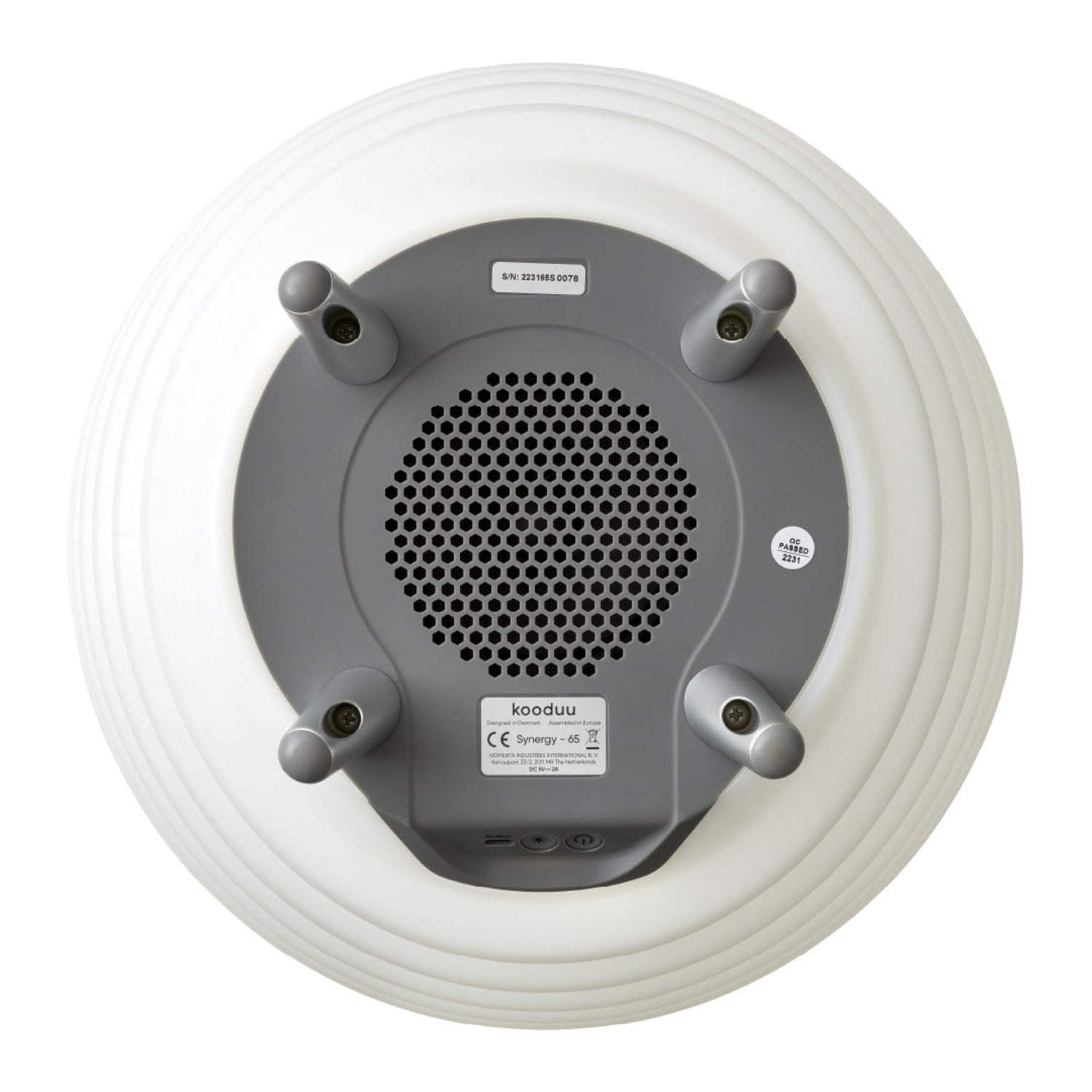 Kooduu Synergy 65 Cordless Indoor/Outdoor Speaker Lamp, White - Image 6