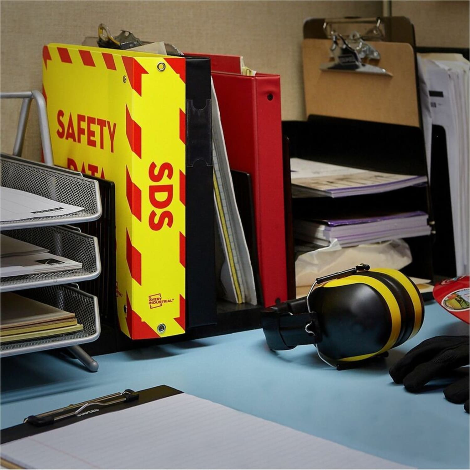Avery UltraDuty 3in SDS Binder With Chain, 8 1/2in x 11in, Red - Image 6
