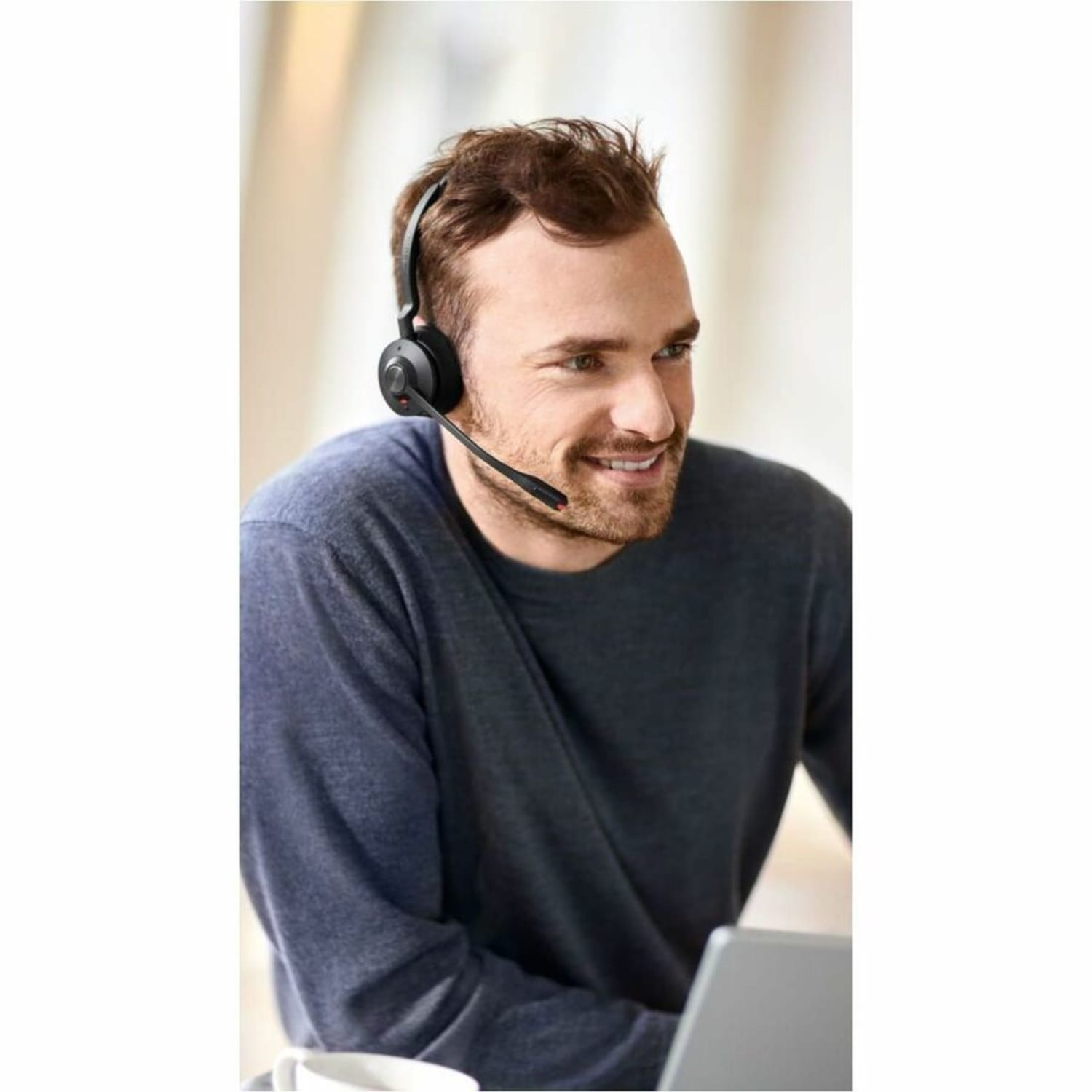 Jabra Engage 45 SE Earset - Mono - Wireless - DECT - 328.1 ft - 40 Hz to 16 kHz - Over-the-ear, On-ear, Earbud - Monaural - In-ear - Electret Condenser, Uni-directional Microphone - Image 3