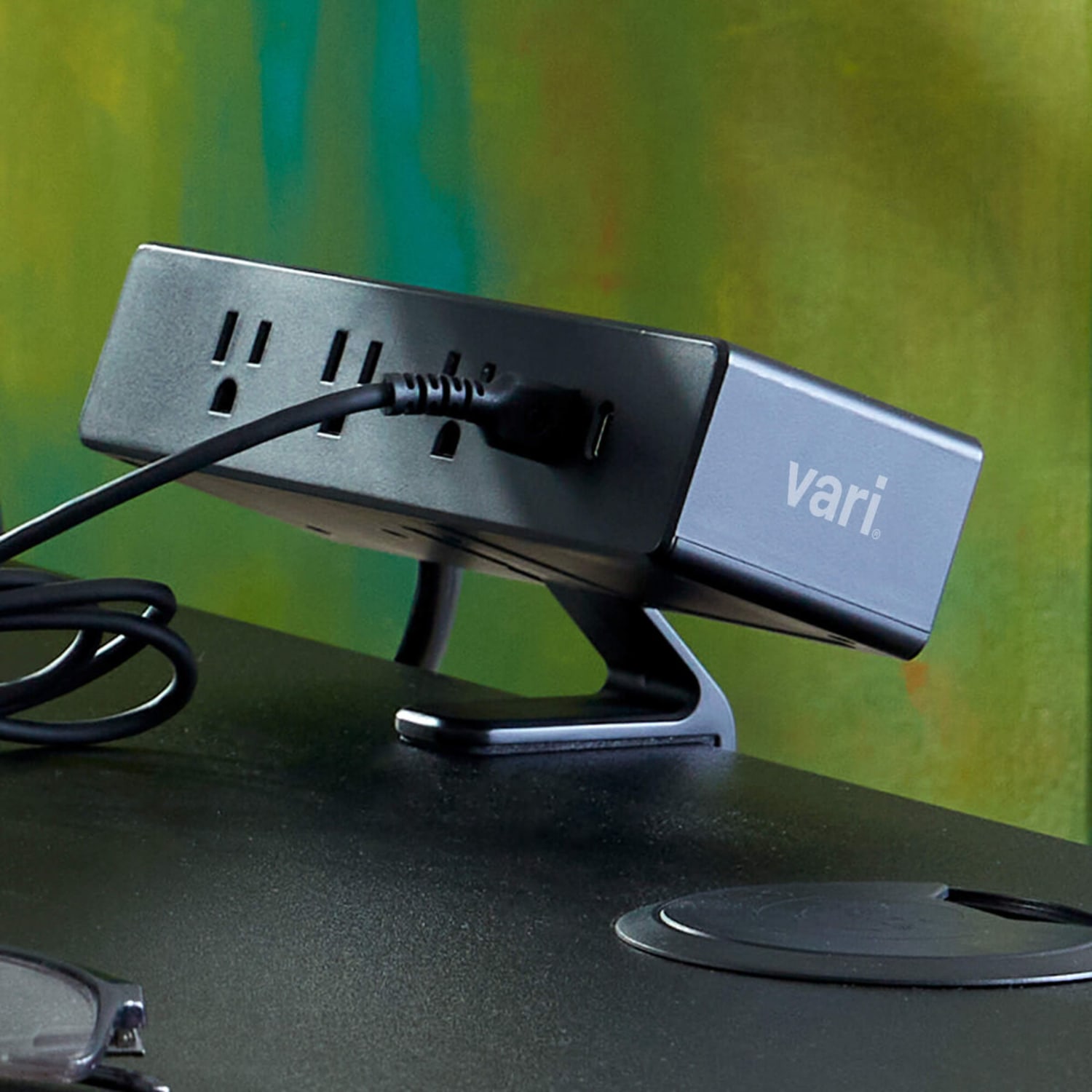 Vari PowerHub Surge Protector, 5 Outlet, 12ft Cord, Black - Image 4