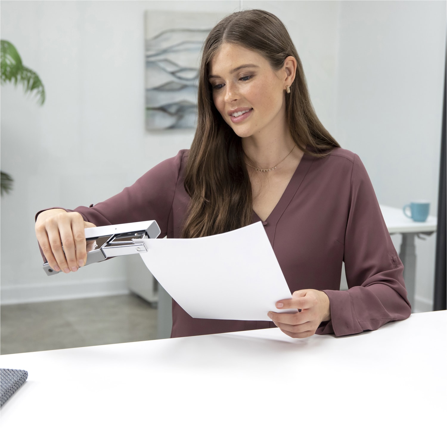 Fellowes LX890 Handheld Plier Stapler, 1in x 7-3/4in, White - Image 5