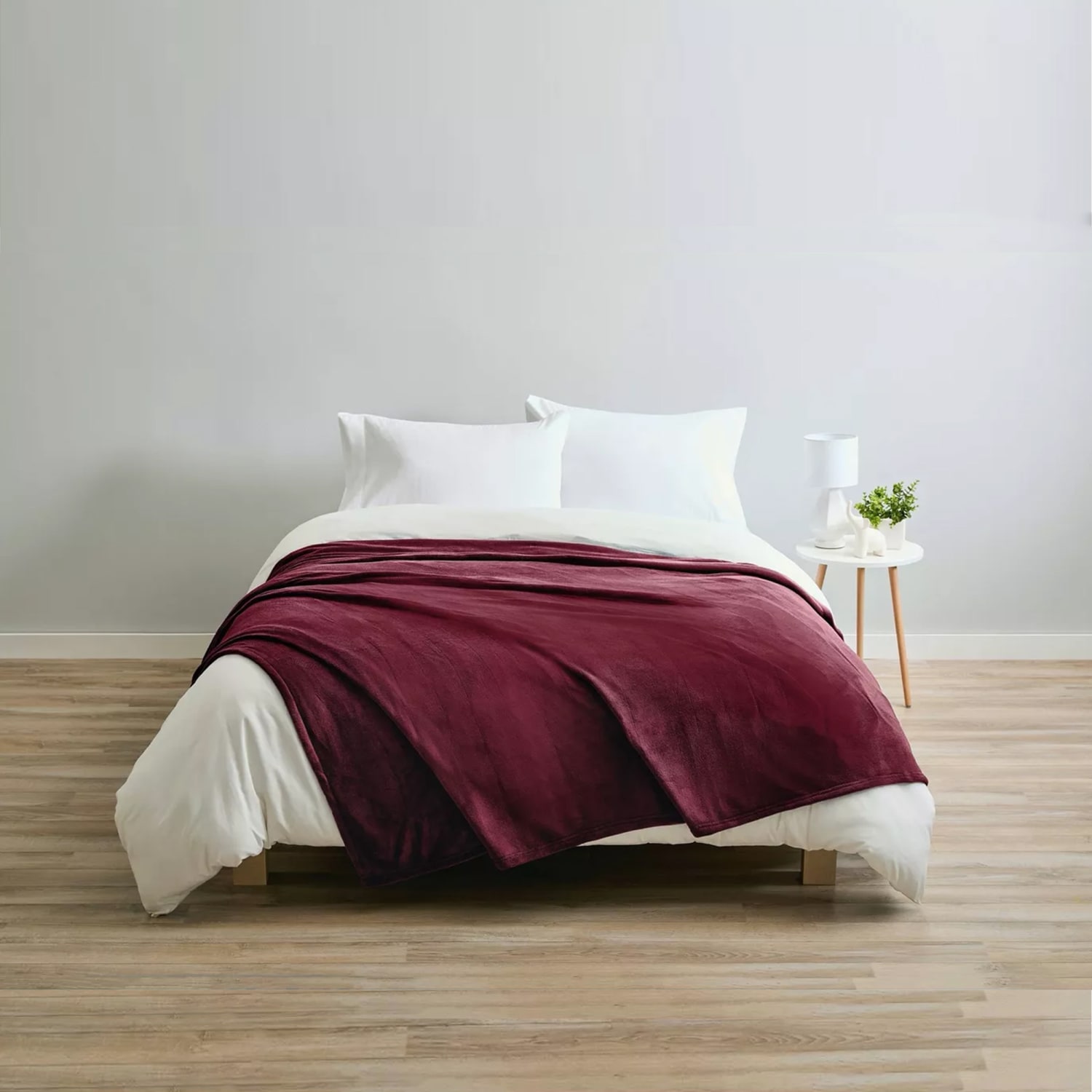 Sunbeam Queen-Size Electric Fleece Heated Blanket With Dual Zone, 90in x 84in, Garnet, 995117986M - Image 3