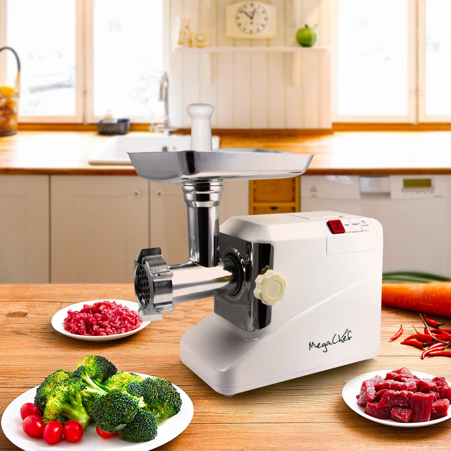 MegaChef 1800 W High-Quality Household Automatic Meat Grinder, White - Image 4