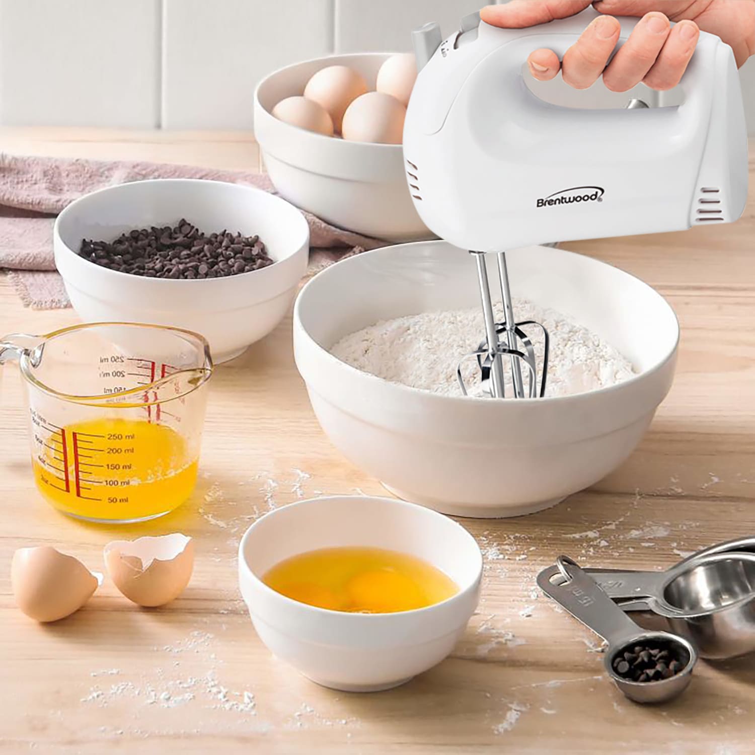 Brentwood 99583185M 5-Speed Hand Mixer, White - Image 6