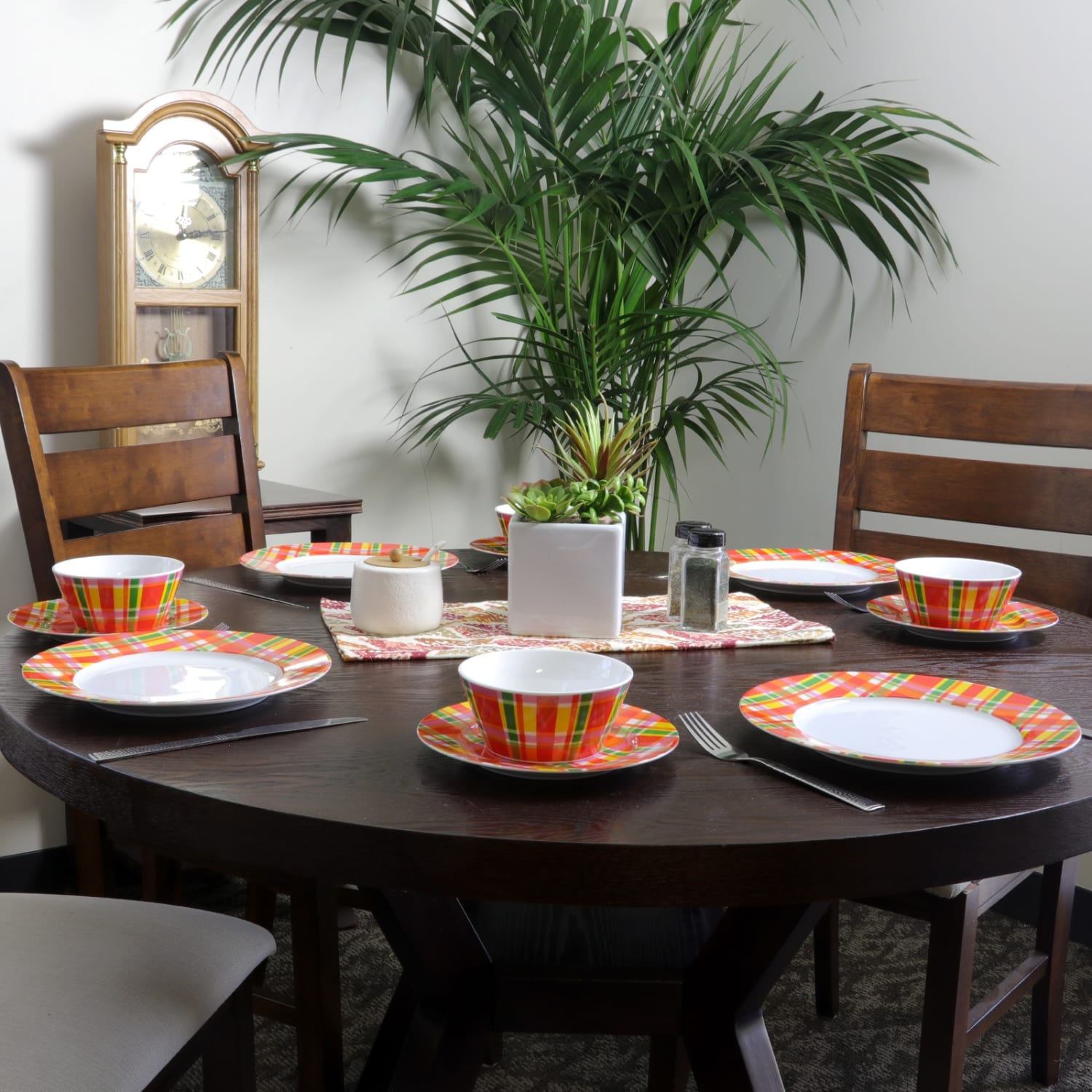 Oui by French Bull 16-Piece Porcelain Dinnerware Set, Multicolor Plaid - Image 3