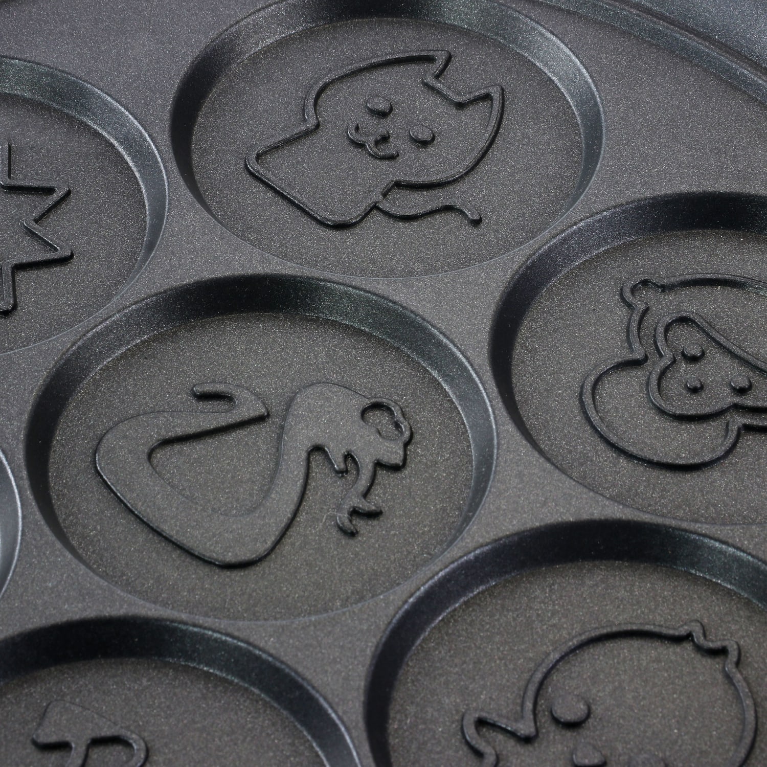 MegaChef Pancake Maker, Animal Design, Black - Image 4