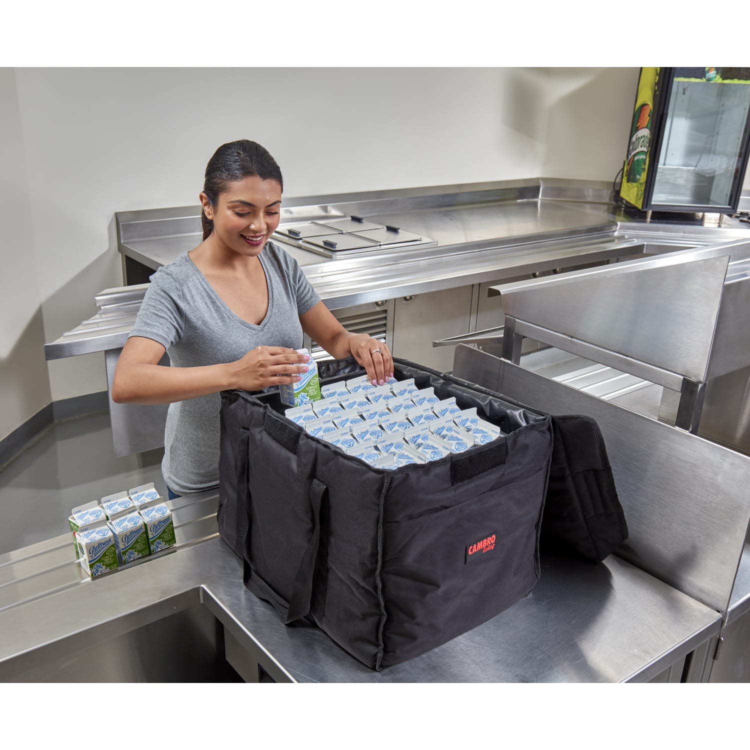 Cambro Delivery GoBags, 21in x 14in x 14in, Black, Set Of 4 GoBags - Image 5