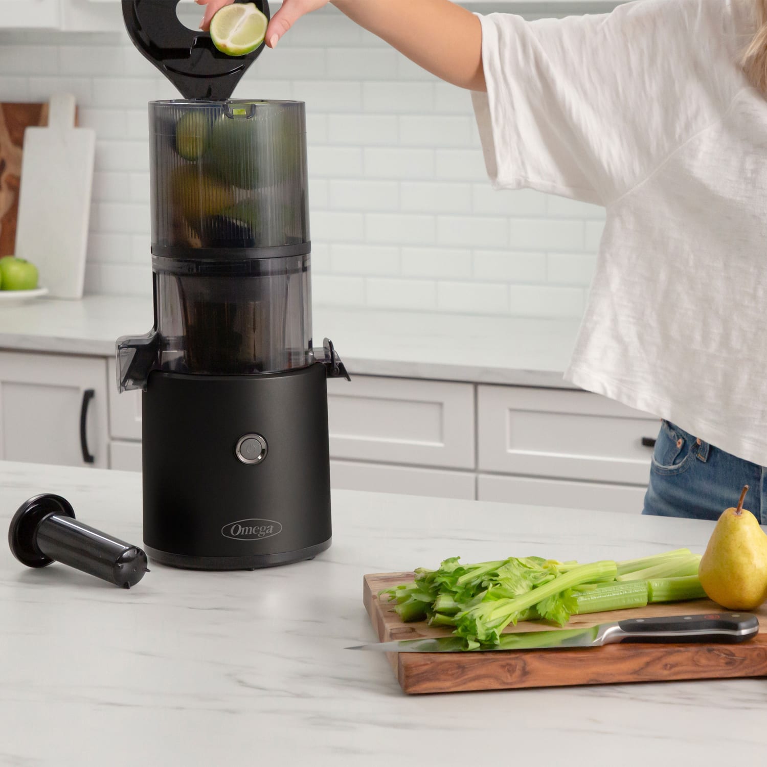 Edgecraft Omega Effortless Batch Juicer, 2L, Black - Image 4
