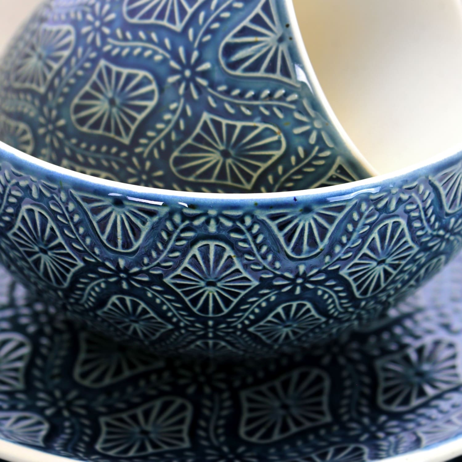 Elama 16-Piece Stoneware Dinnerware Set, Blue - Image 4