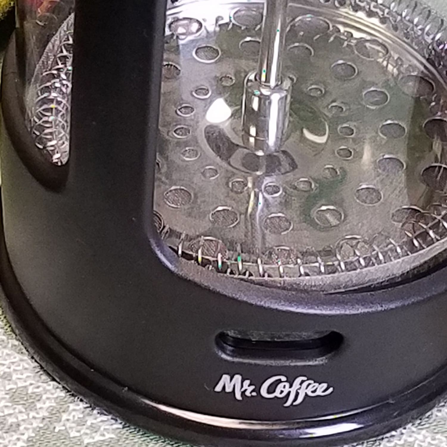 Mr. Coffee Brivio 28 Oz French Press Coffee Maker, Black/Clear - Image 3