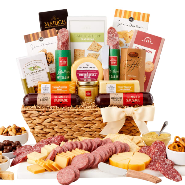 Hickory Farms - Deluxe Charcuterie Gift Basket - 16 items