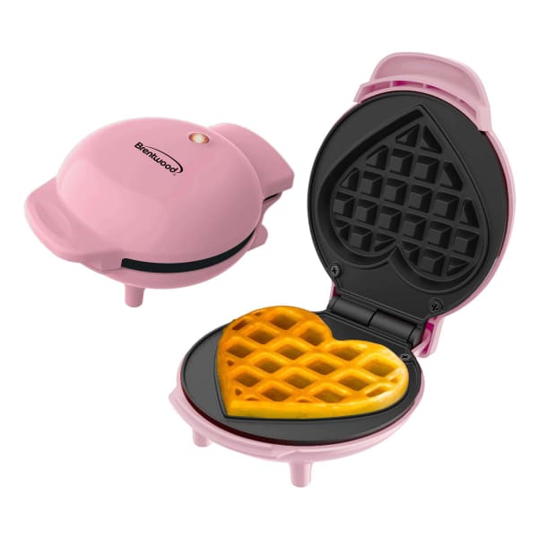 Brentwood 4-In. 400-Watt Nonstick Mini-Heart-Shaped Waffle Maker, Pink