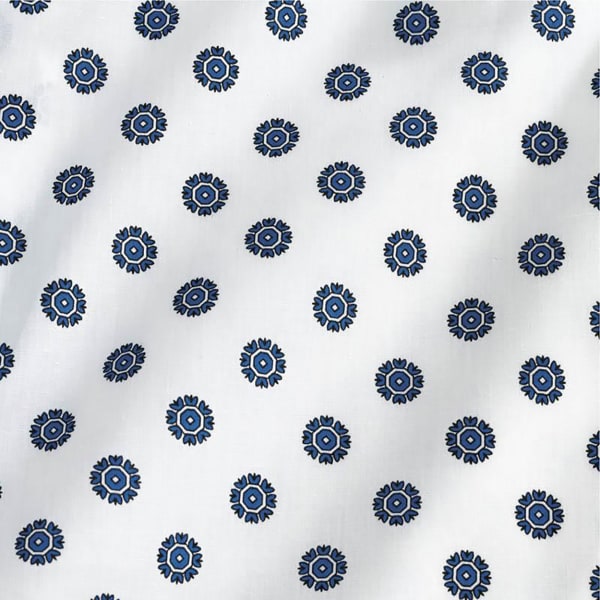Medline Angle Back And Tie-Side Print Gowns, 3X, Snowflake, Pack Of 12