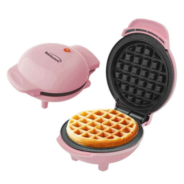 Brentwood 400-Watt Non-Stick Mini Waffle Maker, 5-In., Pink