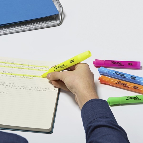 Sharpie® Accent® Liquid Pen-Style Highlighters, Fluorescent Yellow, Box Of  12 - Zerbee