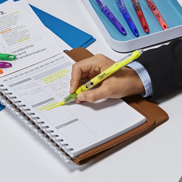 Sharpie® Accent® Liquid Pen-Style Highlighters, Fluorescent Yellow, Box Of  12 - Zerbee